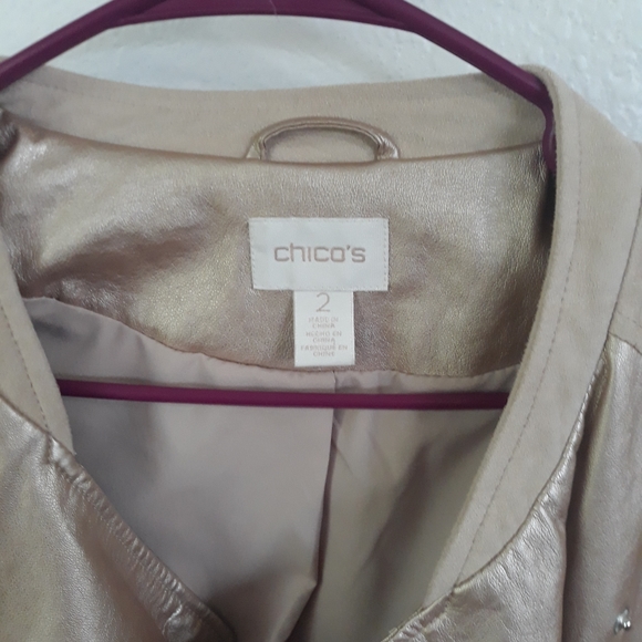 Shoes, and clothes. - Picture 4 of 12